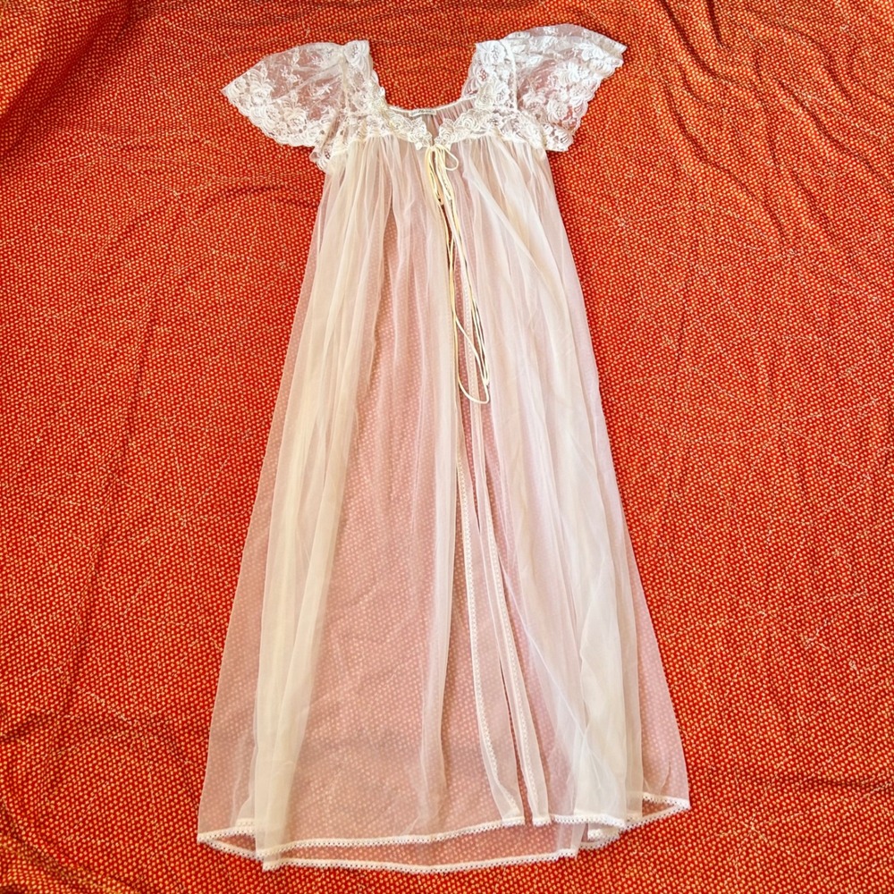 Vintage Miss Elaine White Sheer Lace Robe Peignoir Nightgown Small 0527B